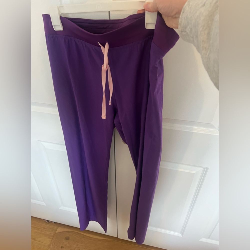 Figs scrub pants
Ultraviolet 
Size large tall 
Worn once